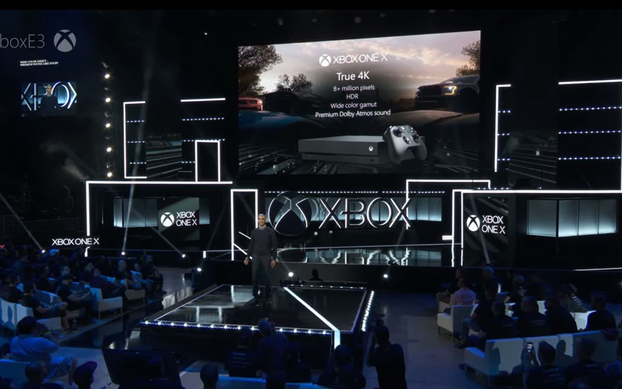 Xbox One X geldi: Dünyanın en güçlü oyun konsolu